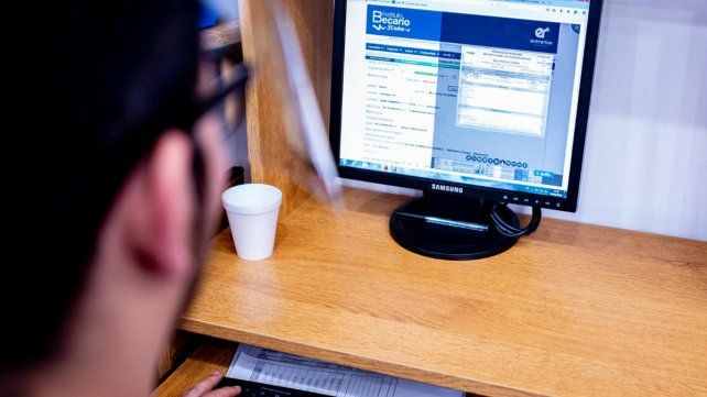 Desde el lunes los estudiantes de nivel secundario podrán gestionar las becas del Instituto Becario Provincial (Inaubepro). El trámite y los requisitos