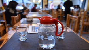 El derecho a las jarras de agua y a sanitarios libres, para pensar la ciudad