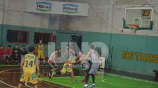 Rivadavia y Unión se metieron en las semifinales del Dos Orillas de básquet