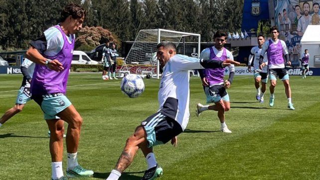 UNO Santa Fe junto a la Selección: la Scaloneta abrió las puertas en Ezeiza y ya piensa en Bolivia
