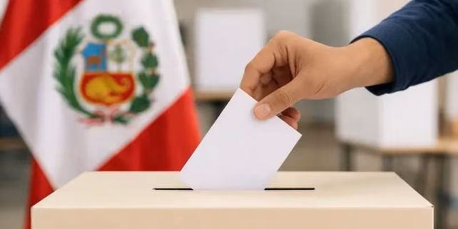 Balotaje en Perú: más de 27 millones de electores votan por Fujimori o Sánchez