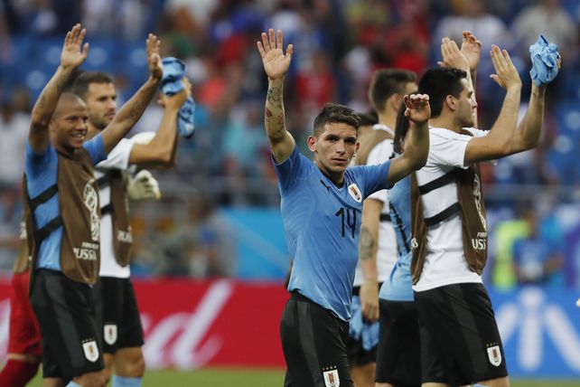 Uruguay ganó 1 a 0 y está en octavos de final