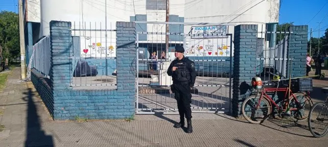 Algunas escuelas permanecieron con custodia