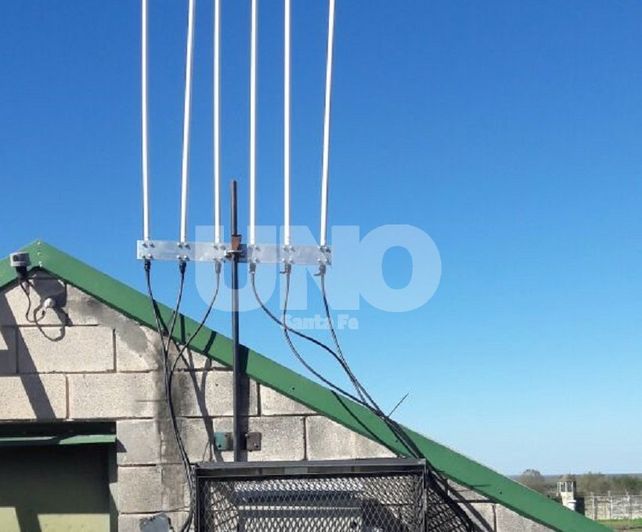 Instalado. Uno de los inhibidores se encuentra en la zona donde está alojado Monchi Cantero.