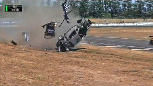 Escalofriante accidente en el Top Race de Paraná.