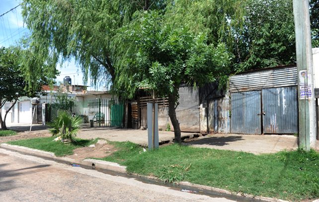 El lugar. La casa de Aguaribay al 200