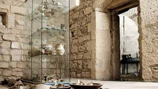 Un hombre estaba arreglando el baño y se encontró con 2.500 años de historia