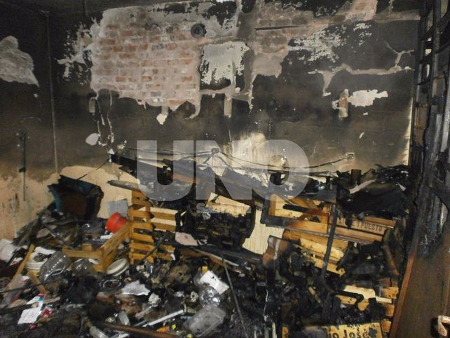 El incendio se produjo en un departamento del monoblock 13 de barrio Las Flores