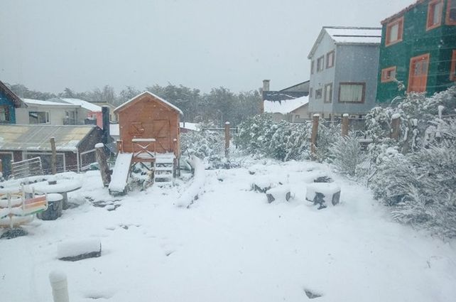 Nieva en Ushuaia, a un mes del comienzo del verano