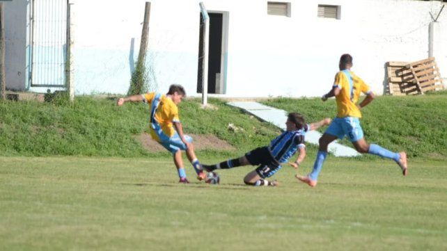 Los equipos paranaenses se están jugando su lugar en la próxima instancia de la Copa Entre Ríos.