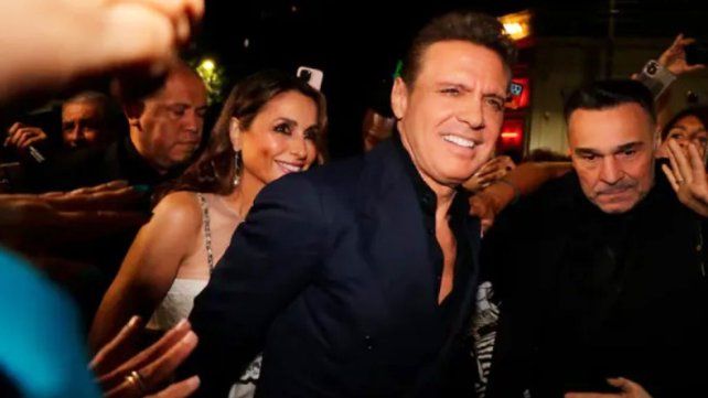 Luis Miguel fue a cenar a una parrilla de Puerto Madero acompañado de su pareja
