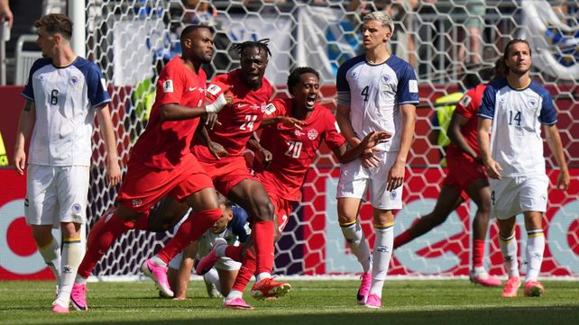 Festeja Canadá. sufre Bosnia. El empate llegó en el tramo final del partido a través de Cyle Larin.