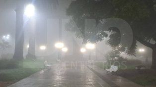 Densa neblina en Paraná reduce la visibilidad y complica el tránsito
