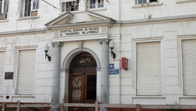 Una adolescente de 15 años se hizo una cirugía estética sin permiso y ahora pelea por su vida