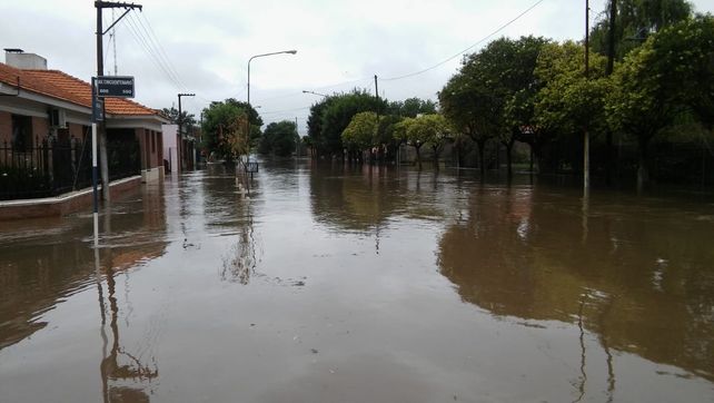 Hubo vientos de más de 120 km/h en Frontera y voladura de 25 techos