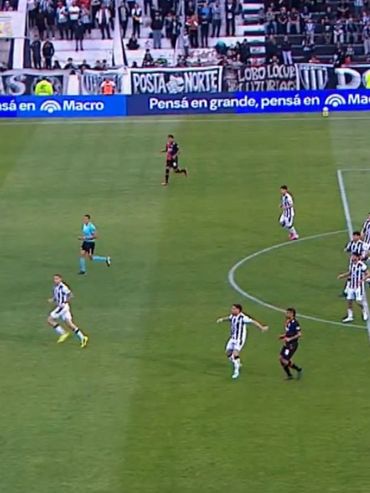 El gol de Santiago Solari que pudo cambiar todo para Newells pero fue anulado por vía del VAR