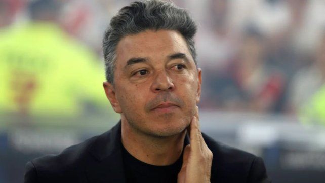 Gallardo y un gesto de descontento que lo tuvo durante todo el partido.