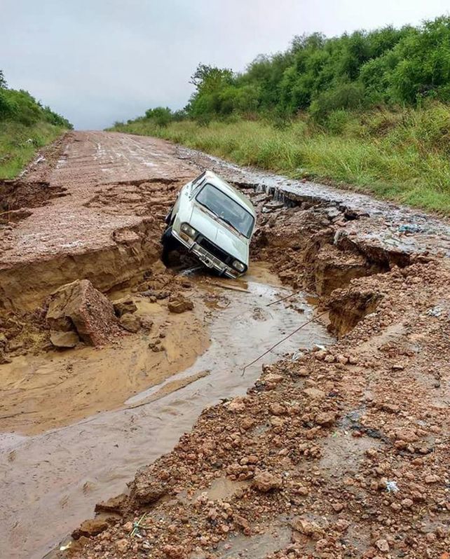 El temporal dejó rutas desbordadas y accesos anegados