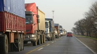 Tránsito. Unos 15 mil camiones diarios circularán por las rutas del Gran Rosario.