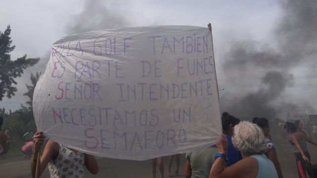 Los vecinos de barrio Villa Golf demandan un semáforo.