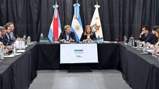 Rogelio Frigerio y Rosario Romero encabezaron una nueva reunión de gabinete, conjunta con el municipio de Paraná. Hablaron de obra pública, seguridad y salud