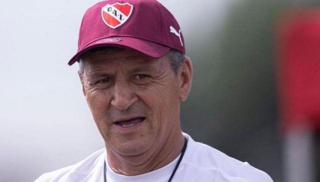 Pedro Monzón asume como entrenador interino de Independiente