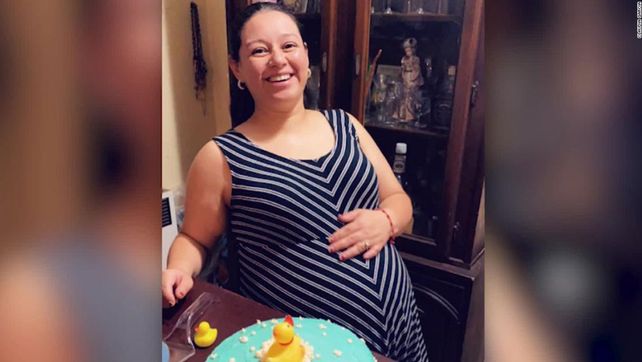 Tristeza. Una mujer de Estados Unidos no pudo ver a su hijo recién nacido y falleció por Covid-19.