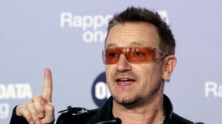 Bono, el líder de U2, fue incluido en la lista de las Mujeres del Año