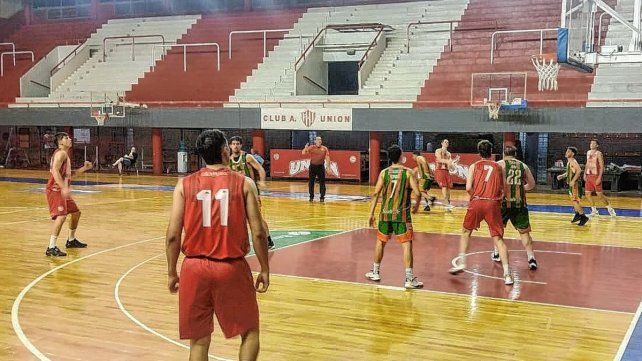 Unión A le ganó como local a Macabi en el inicio del cuadrangular repechaje del Torneo Oficial.