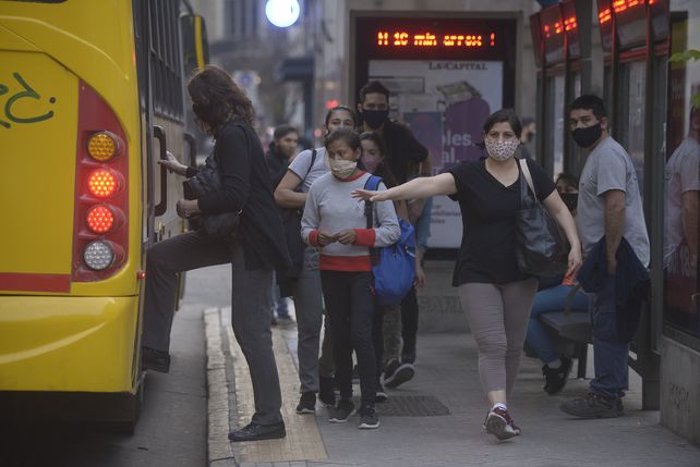 Unos 2.700 choferes del sistema local esperan por el cobro de unos 45 mil pesos cada uno