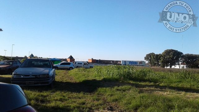 Entre los yuyos&nbsp;En los alrededores de la Plaza Mujeres Entrerrianas está todo abandonado. La Municipalidad de&nbsp; &nbsp;Paraná debe intimar a los dueños de esos lotes para que los mantengan limpios. El lugar es precioso para descansar o realizar actividades recreativas