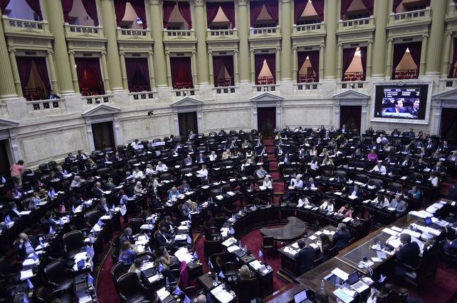Los diputados de la oposición no lograron el quórum para tratar el proyecto que ya tiene media sesión en el Senado.