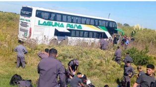 Al menos dos muertos tras choque entre colectivo y camioneta en autopista Rosario-Santa Fe