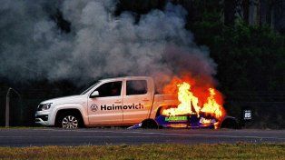 El monoposto de Fórmula Entrerriana de Claudio Lambert sufrió daños totales por el incendio. (Foto Gentileza Juan Iribarren)