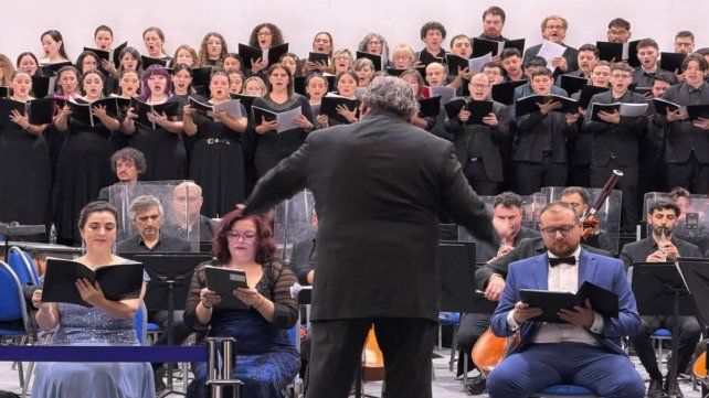 Más de 130 artistas participaron de una presentación de la Orquesta Sinfónica de Entre Ríos
