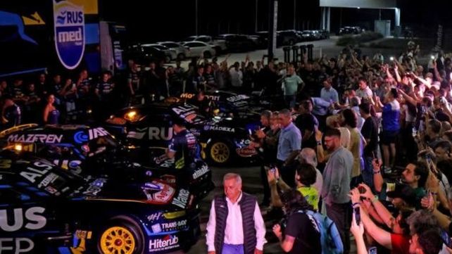 La presentación de 2025. Este año el RUS Med team muestra sus autos en el parque Industrial de Alvear.