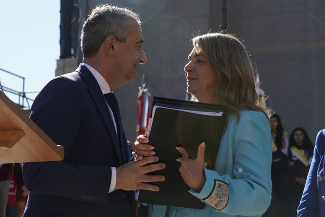 El proyecto de autonomía municipal presentado por el intendente Pablo Javkin ya ingresó al Concejo Municipal.