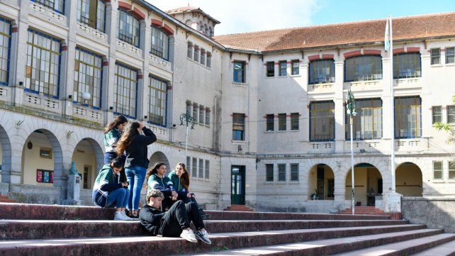 Carreras de Educación rechazaron el programa Vouchers Educativos
