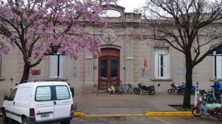 Es cierto que la situación epidemiológica mejoró en Casilda, pero seguimos insistiendo con los cuidados preventivos porque la pandemia no pasó, dijo el director del Hospital San Carlos, Omar Moya.