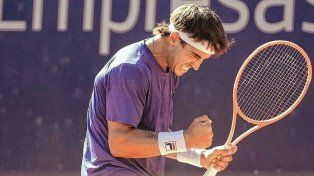 Francisco Comesaña avanzó a los cuartos de final en Bucarest