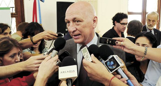 Bonfatti consideró la posibilidad de emitir bonos sólo para la concreción de obras públicas de envergadura. Defendió la emisión de letras y reiteró que no generan deuda.