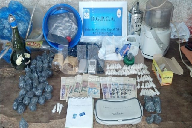 Cayeron dos vendedores barriales de drogas en la ciudad de Esperanza