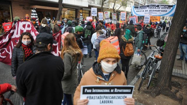Trabajadores precarizados marcharon por el centro en reclamo de derechos laborales