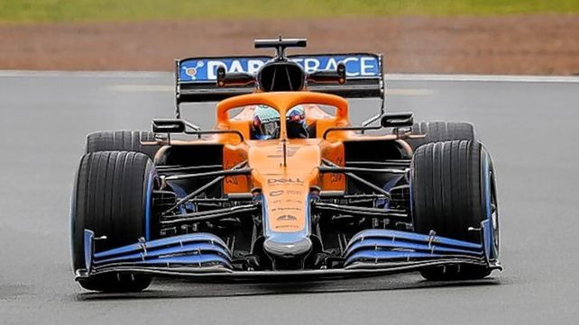 El australiano Daniel Ricciardo marcó el rumbo en los ensayos de Fórmula 1 de Bahrein. 