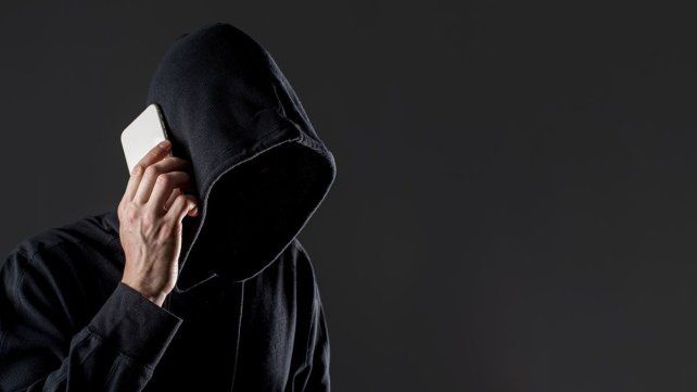 Un estafador intentó engañar a un comerciante de haciéndose pasar por personal de Enersa. La maniobra buscaba hackearle el celular.