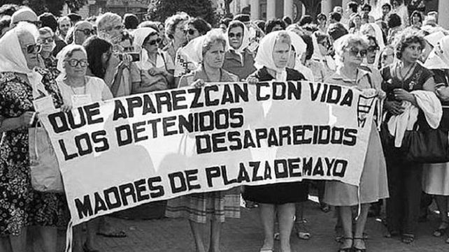 &nbsp;Madres de Plaza de Mayo: homenaje a 45 años de su primera ronda
