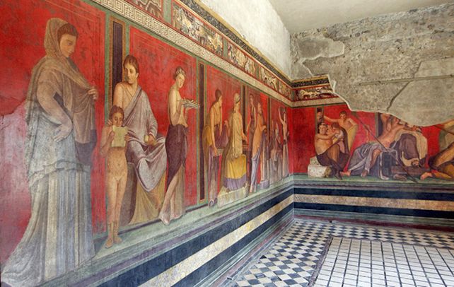 Invaluable. Los frescos con escenas de la vida diaria de los pompeyanos.
