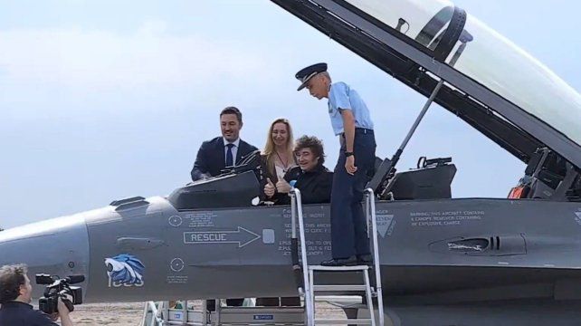 Milei presentó los F-16 en Córdoba y habló de un día histórico para la defensa