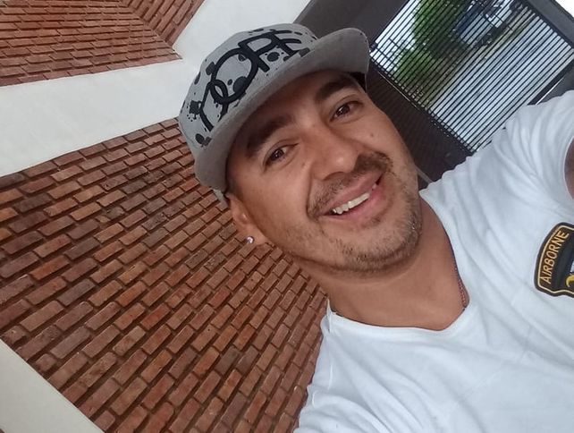 Crimen en La Sexta: la víctima arreglaba una moto cuando quedó en medio de un ataque a balazos