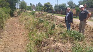 Se realizan obras de saneamiento hidráulico en barrio San Cayetano